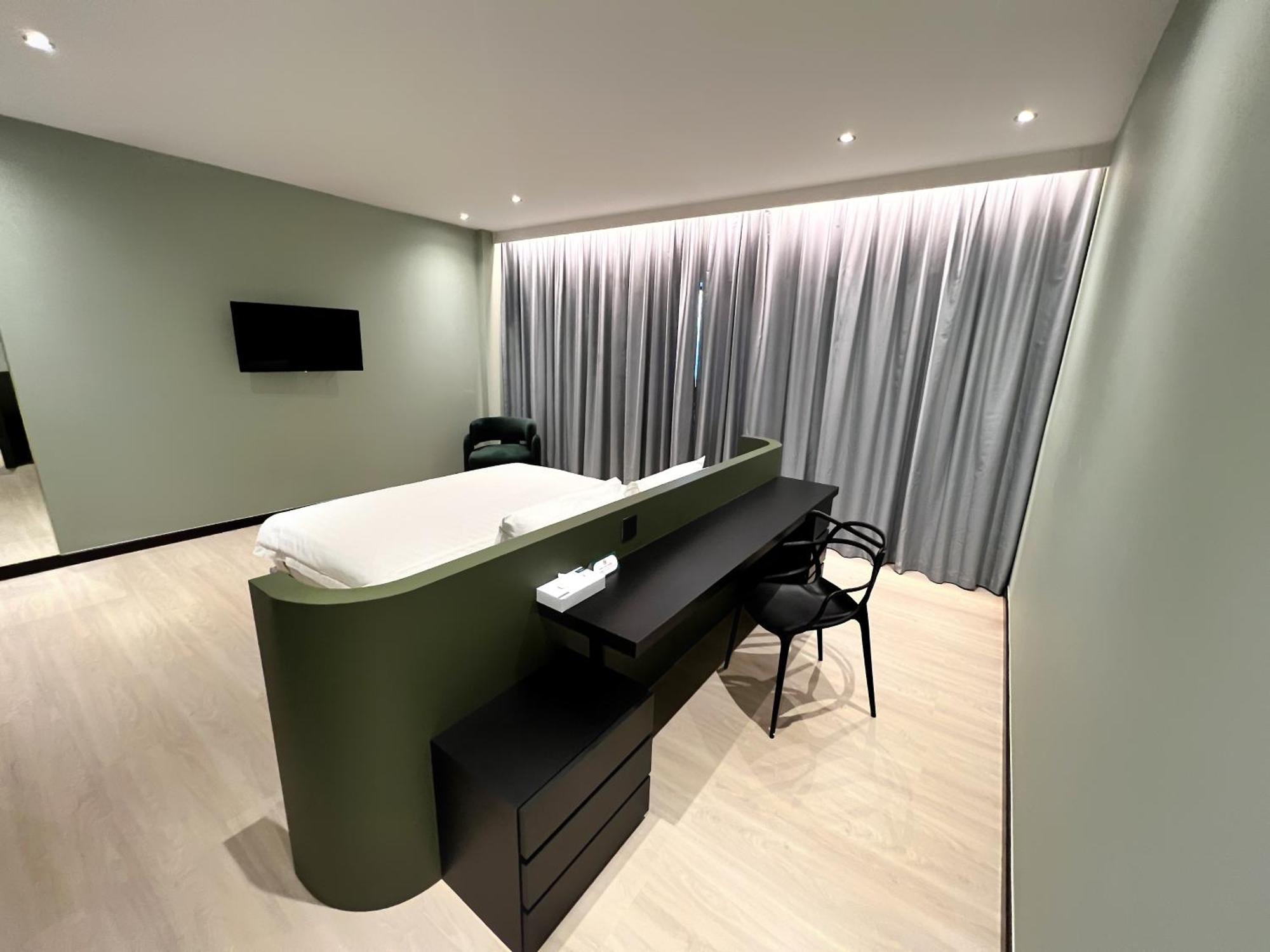 Emerald Room Newly Renovated