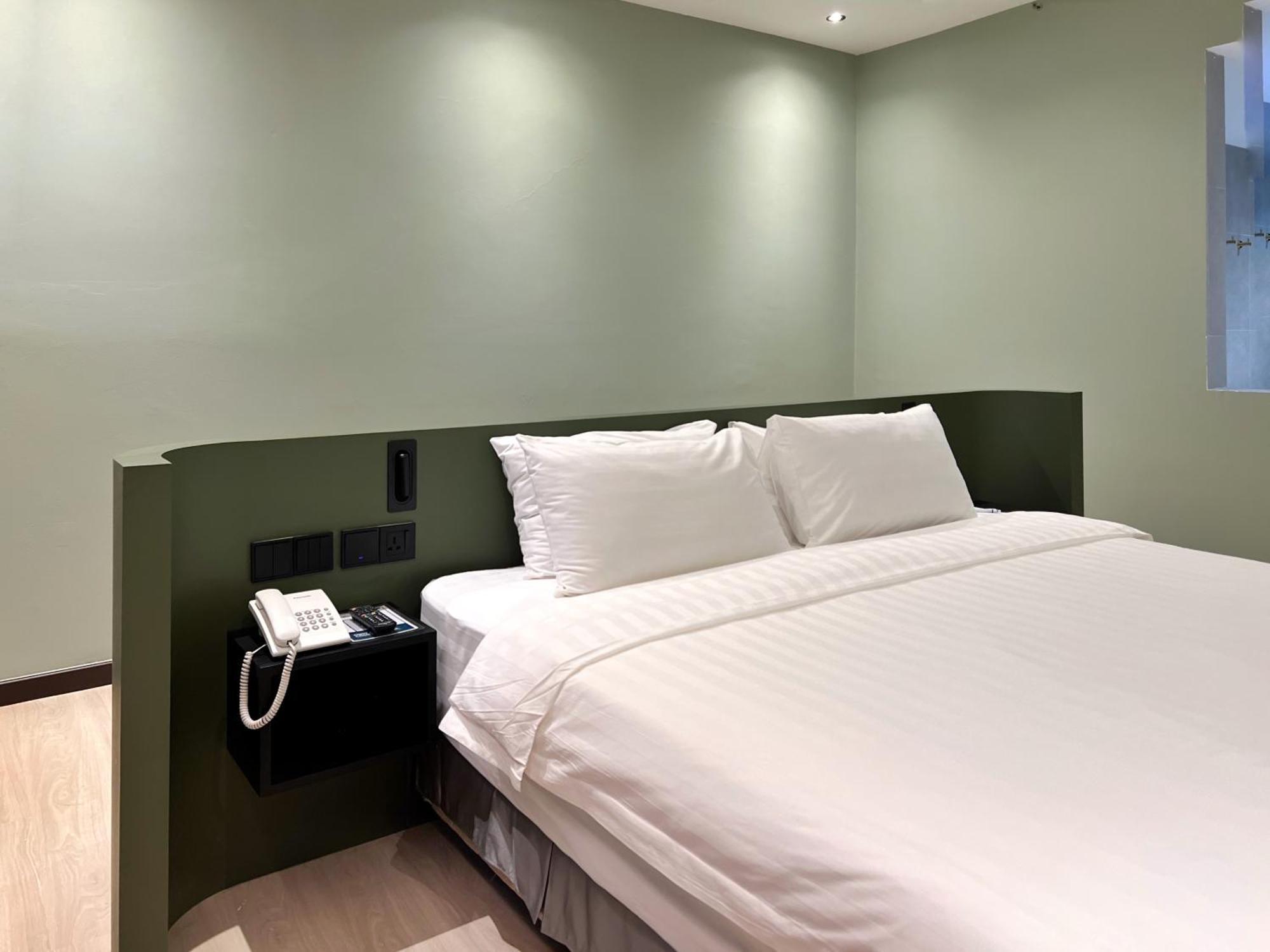 Emerald Room Newly Renovated